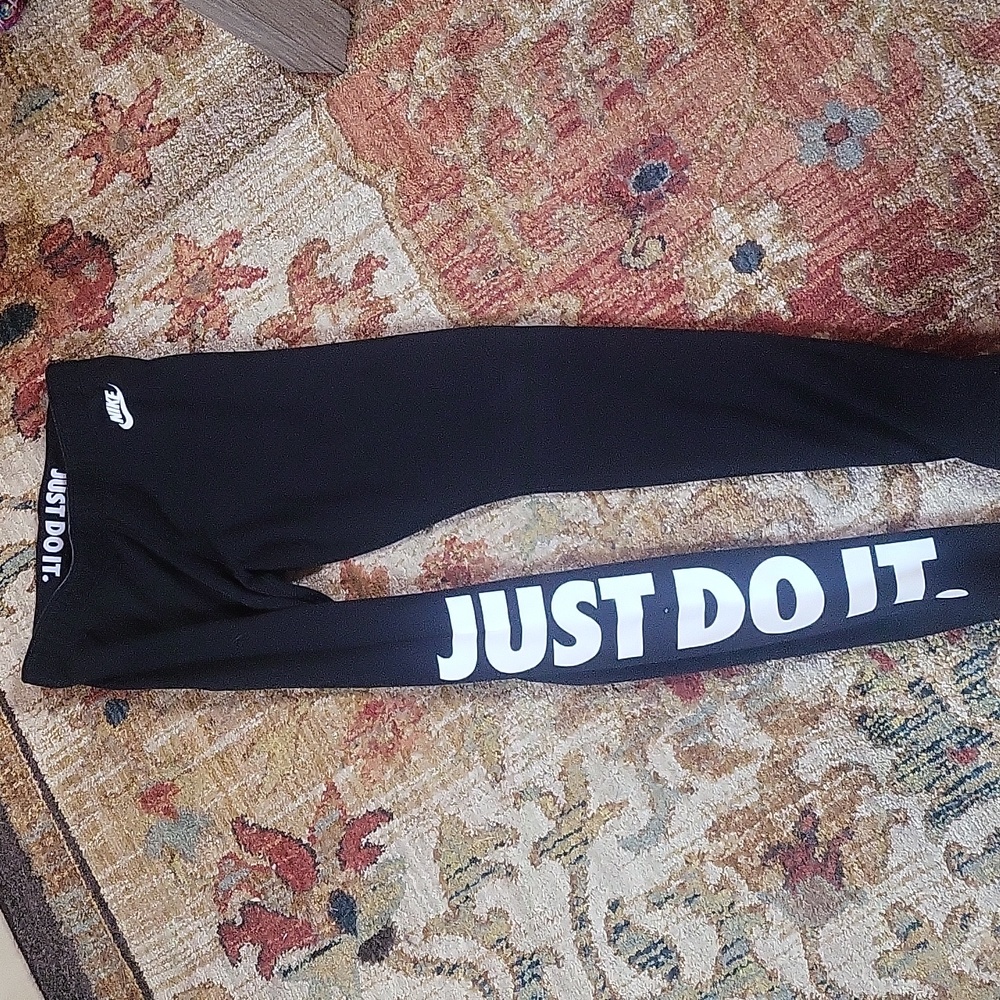 Nike women's just do it leggings size small EUC